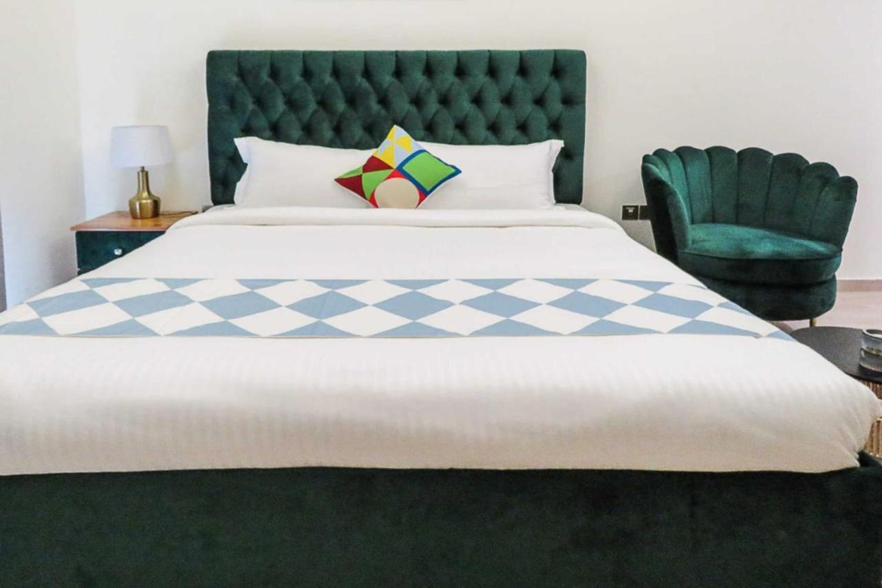Oyo 860 Studio Apartment, Maya Tower 4, Jumeirah Village Triangle Дубай Экстерьер фото
